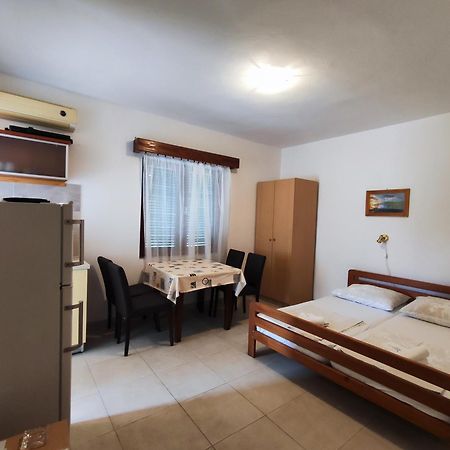 Apartmani Ivandic Murter Værelse billede